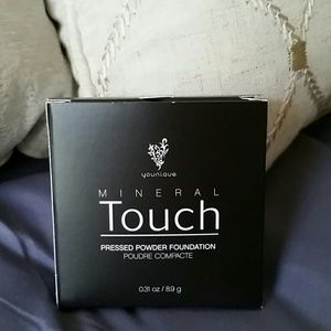 Brand new younique mineral powder